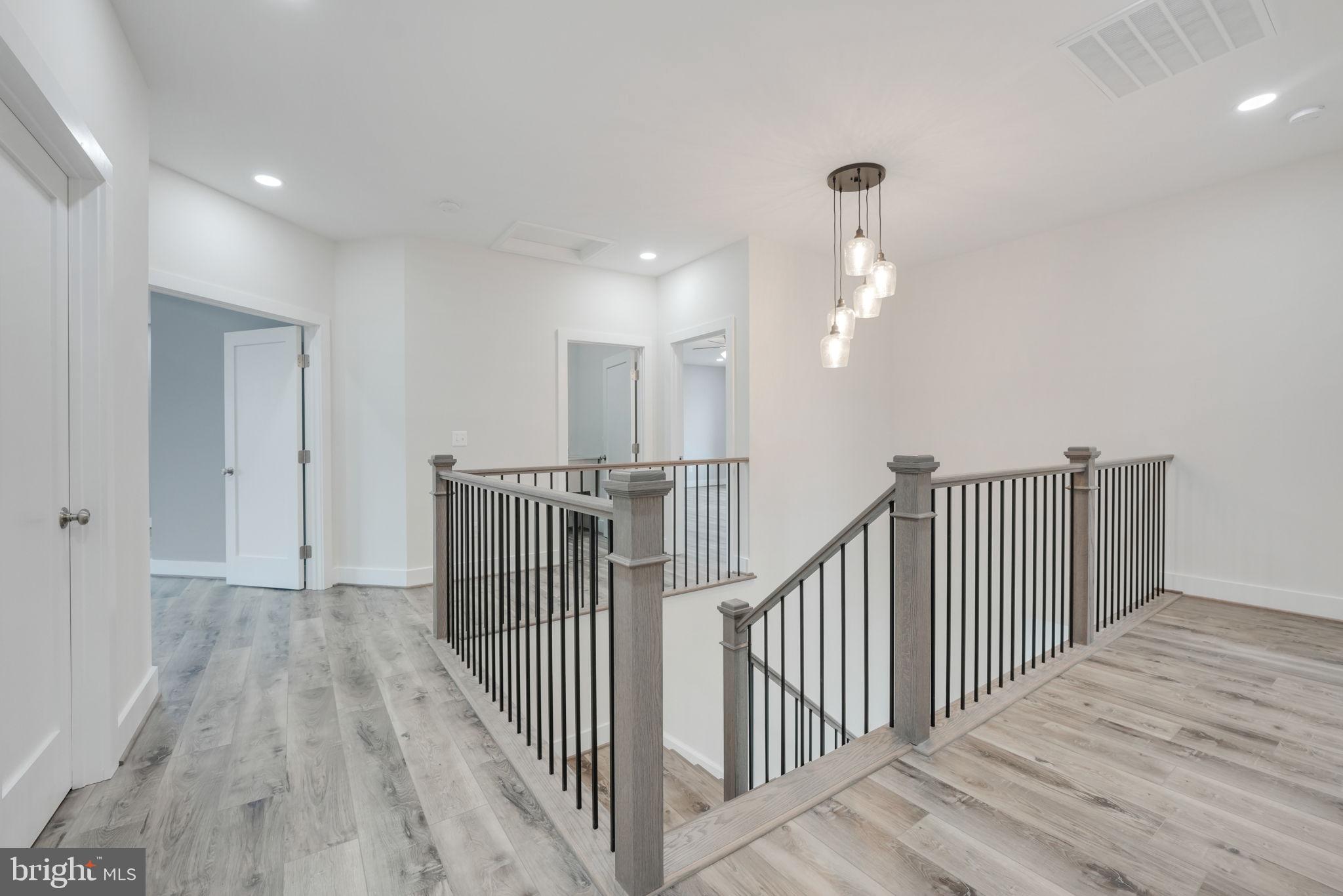 PIMMIT HILLS - Residential