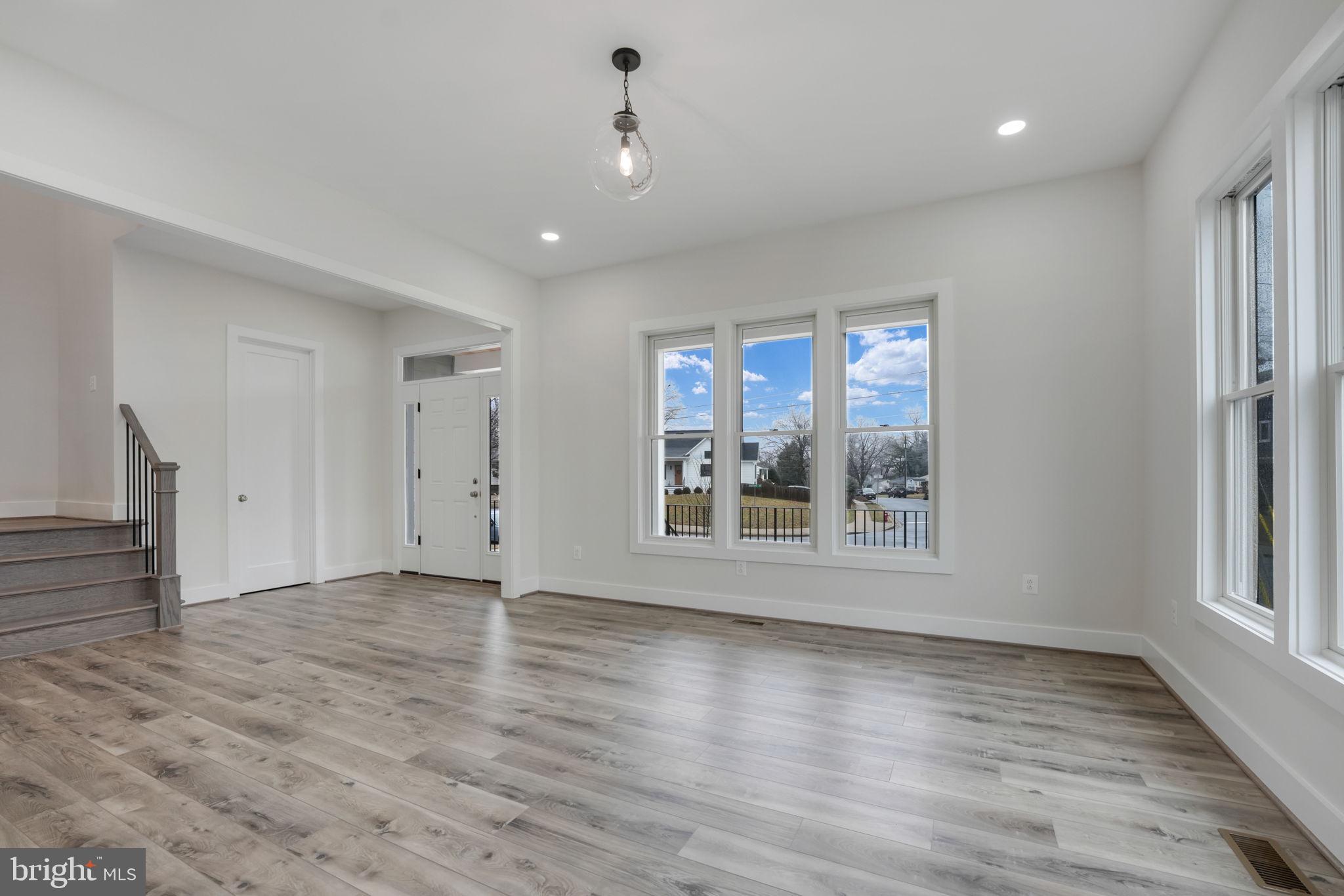 PIMMIT HILLS - Residential