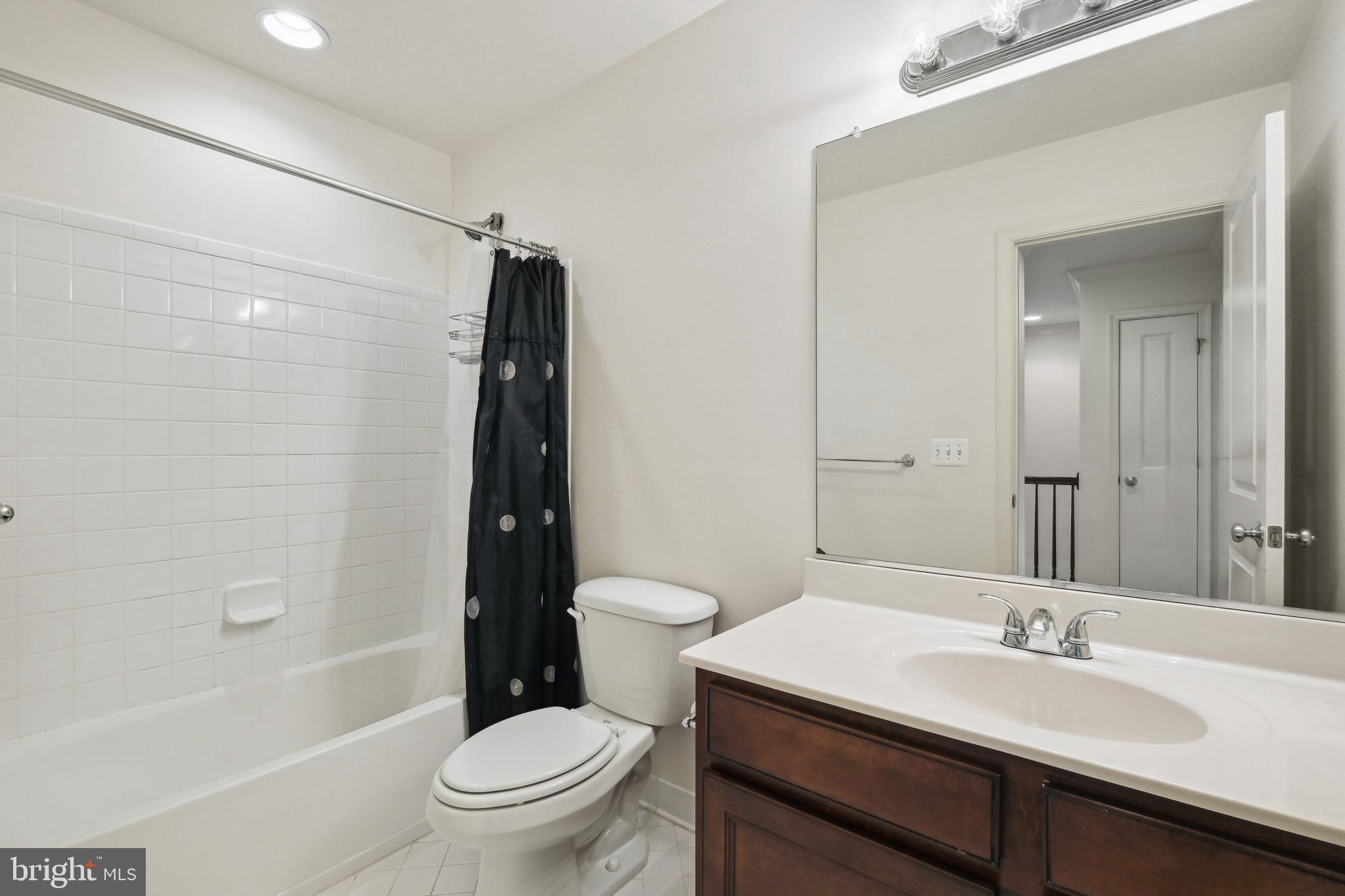 POPLAR RUN - Residential Lease