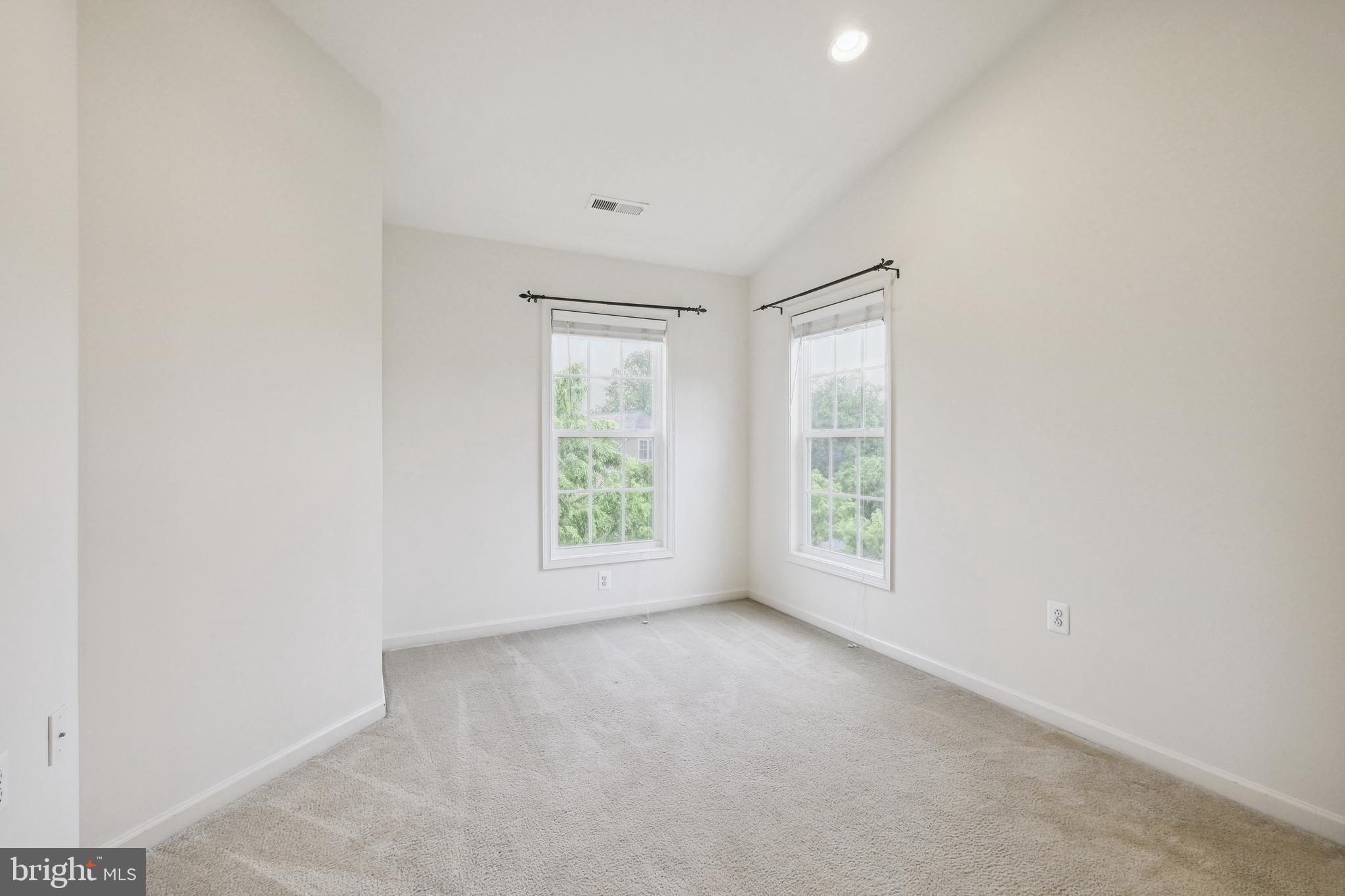 POPLAR RUN - Residential Lease