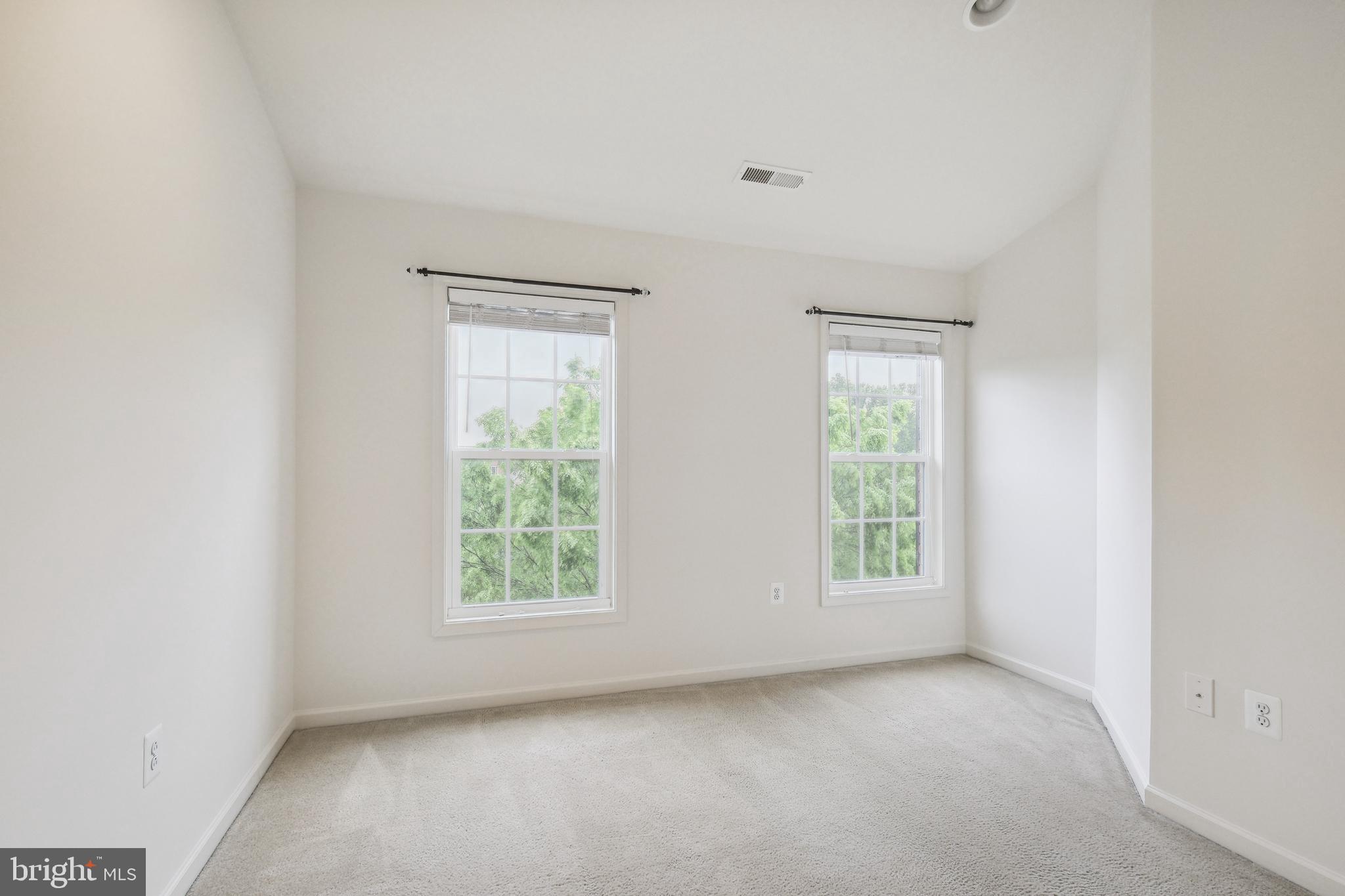 POPLAR RUN - Residential Lease