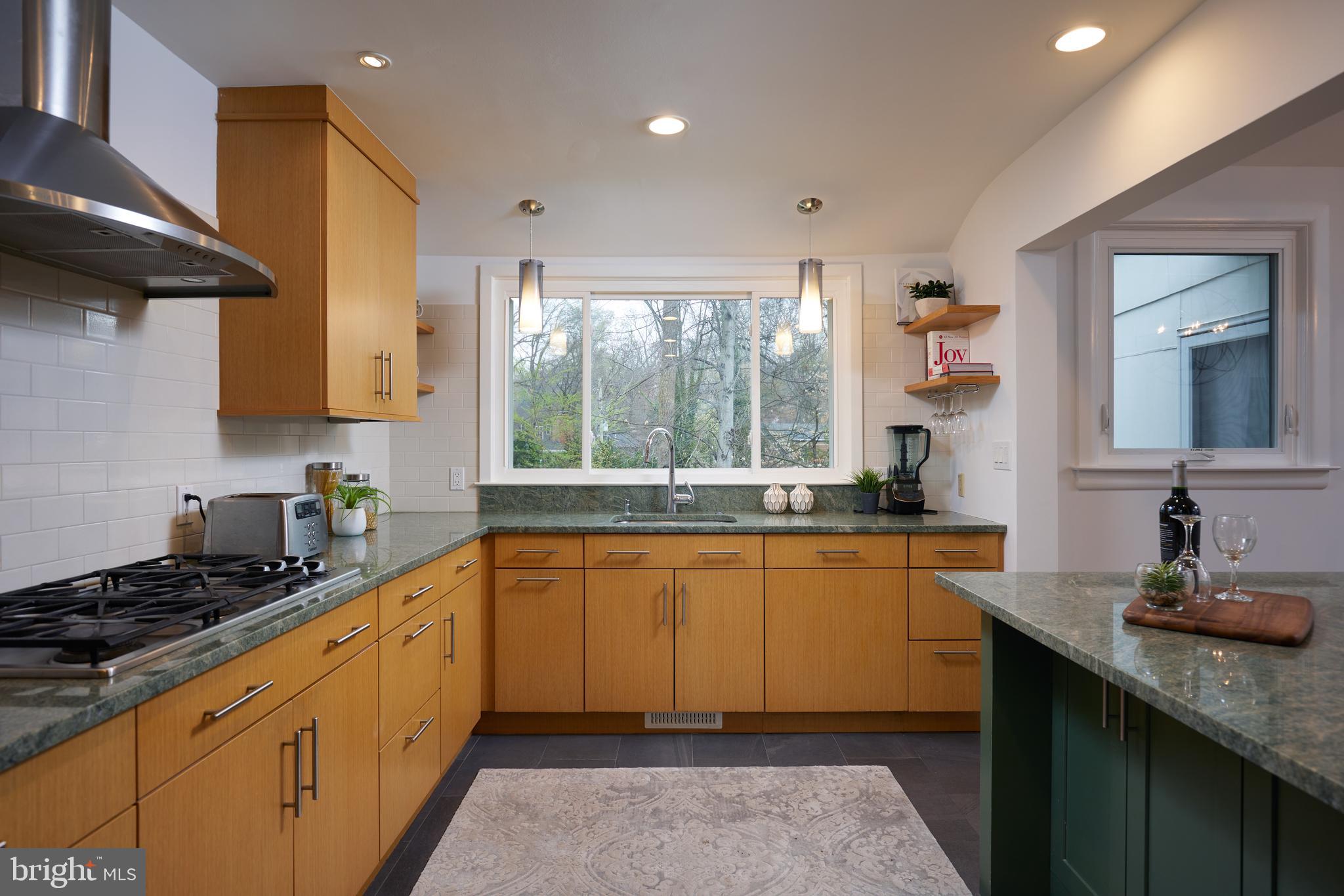 TULIP HILL - Residential