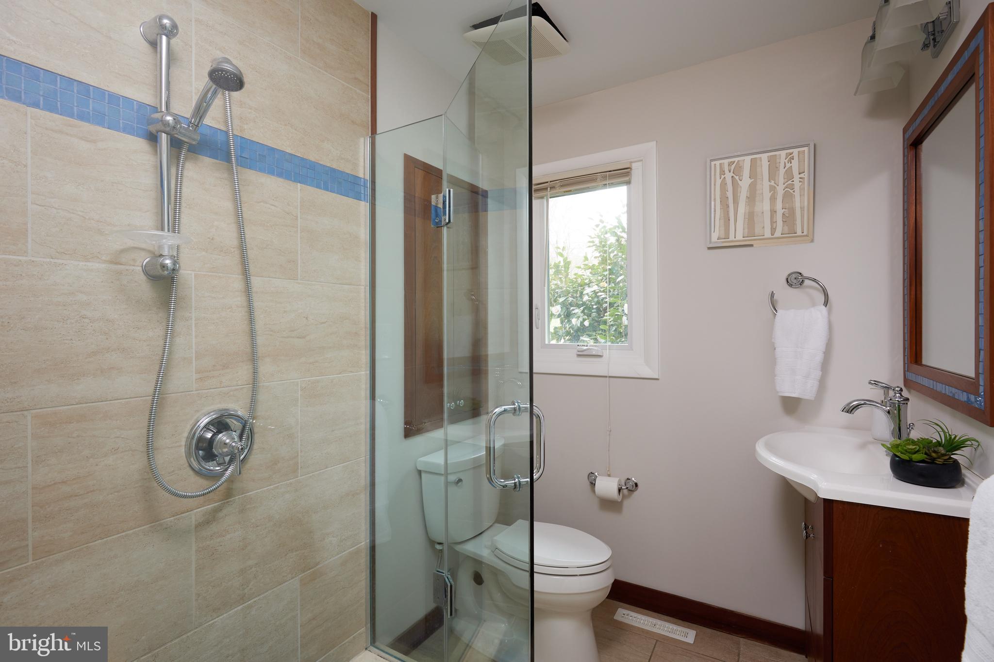 TULIP HILL - Residential