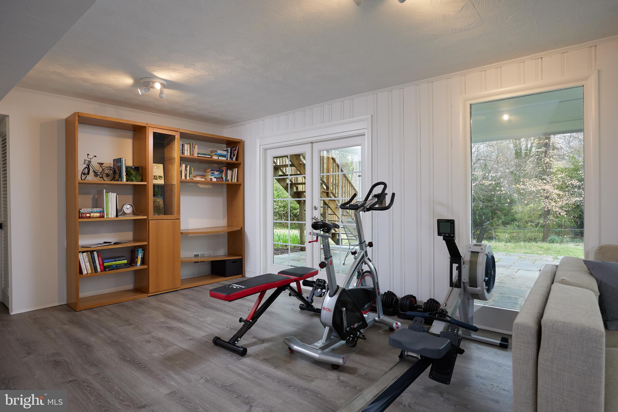 TULIP HILL - Residential