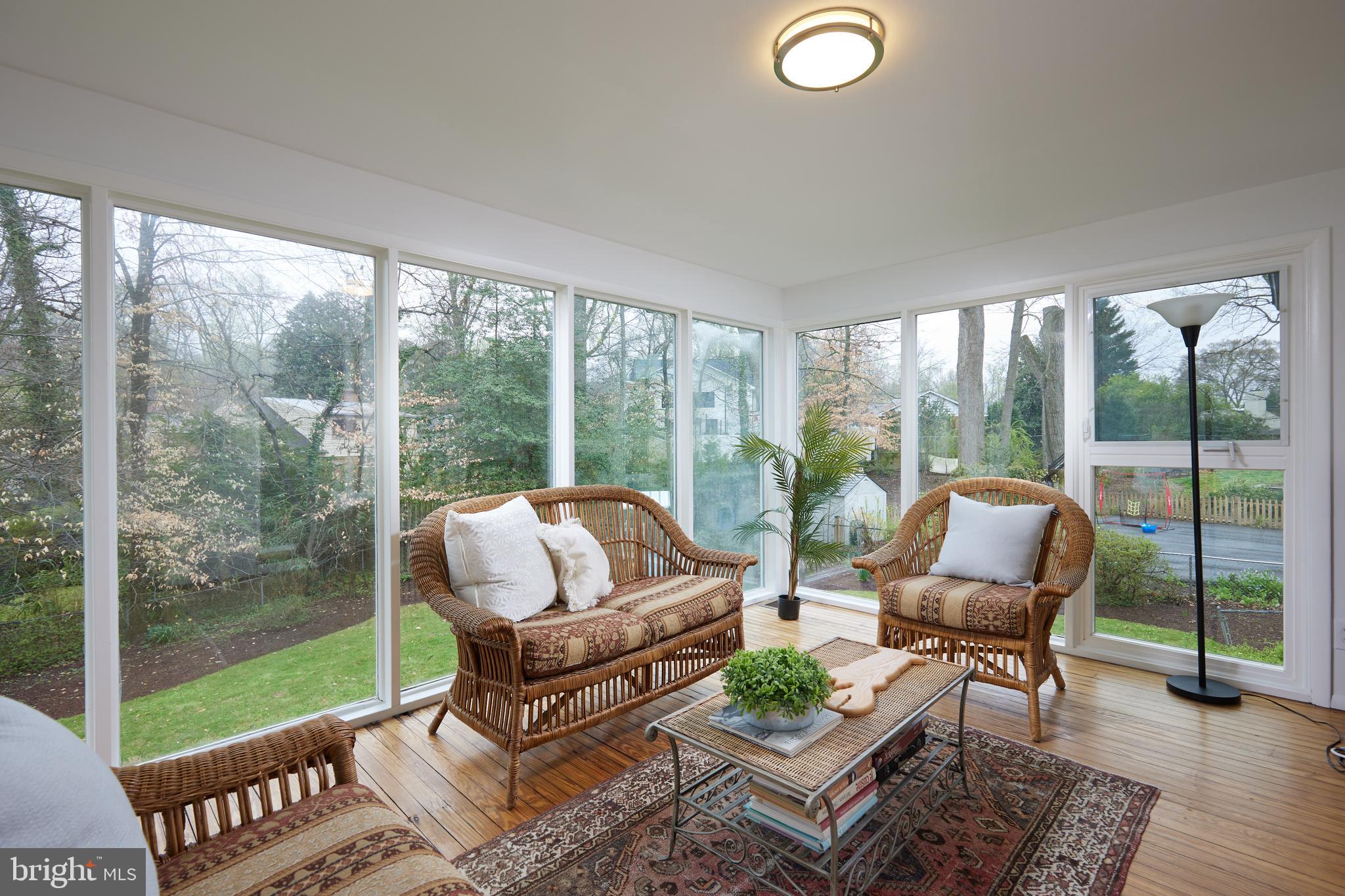 TULIP HILL - Residential