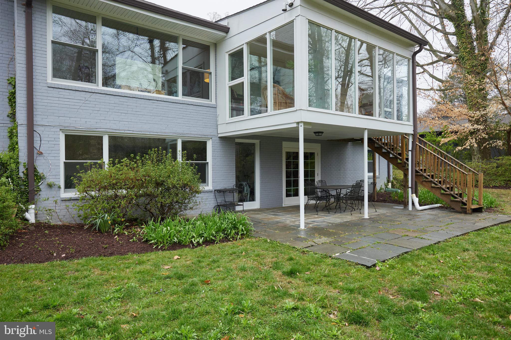 TULIP HILL - Residential