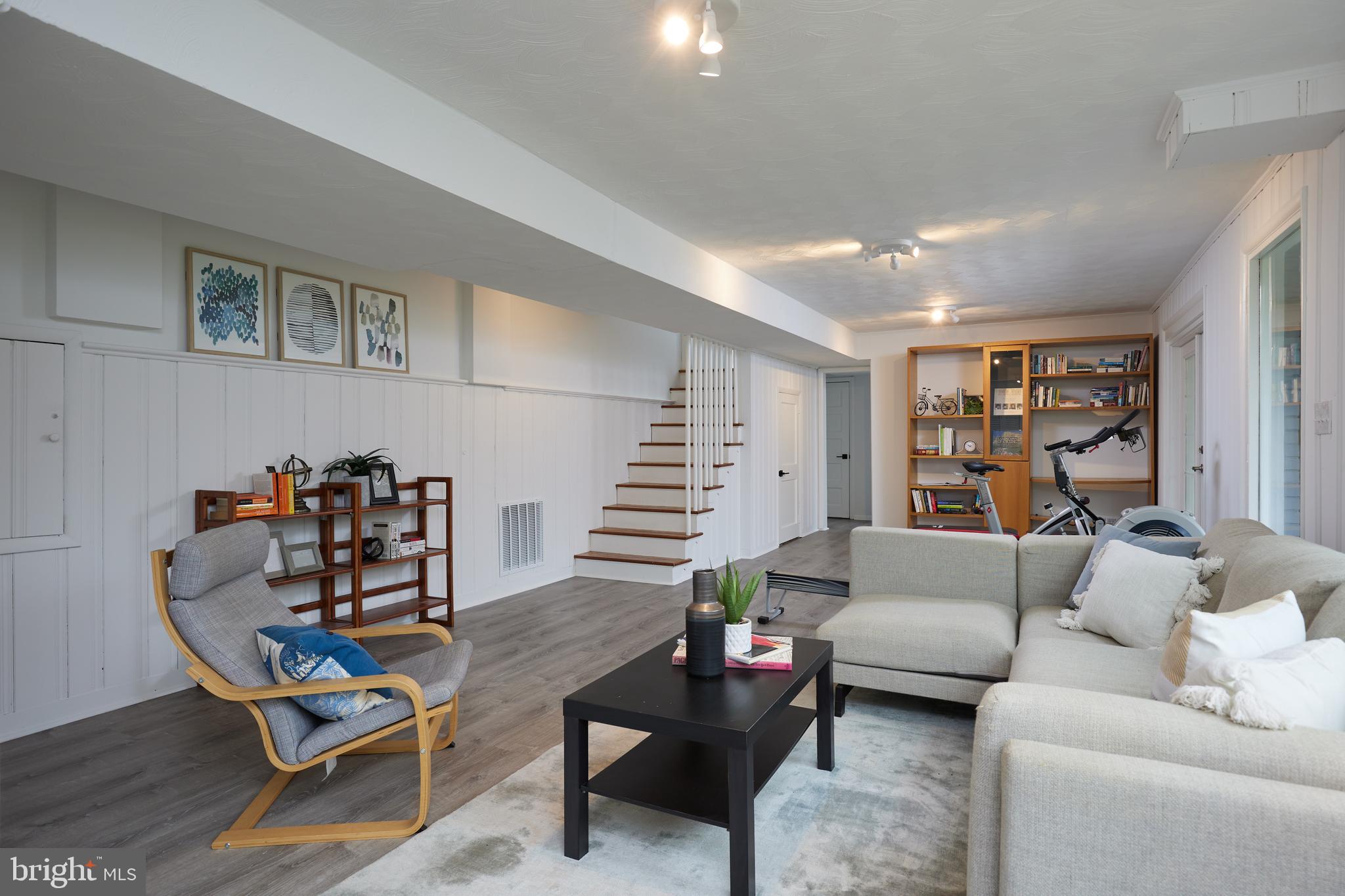 TULIP HILL - Residential