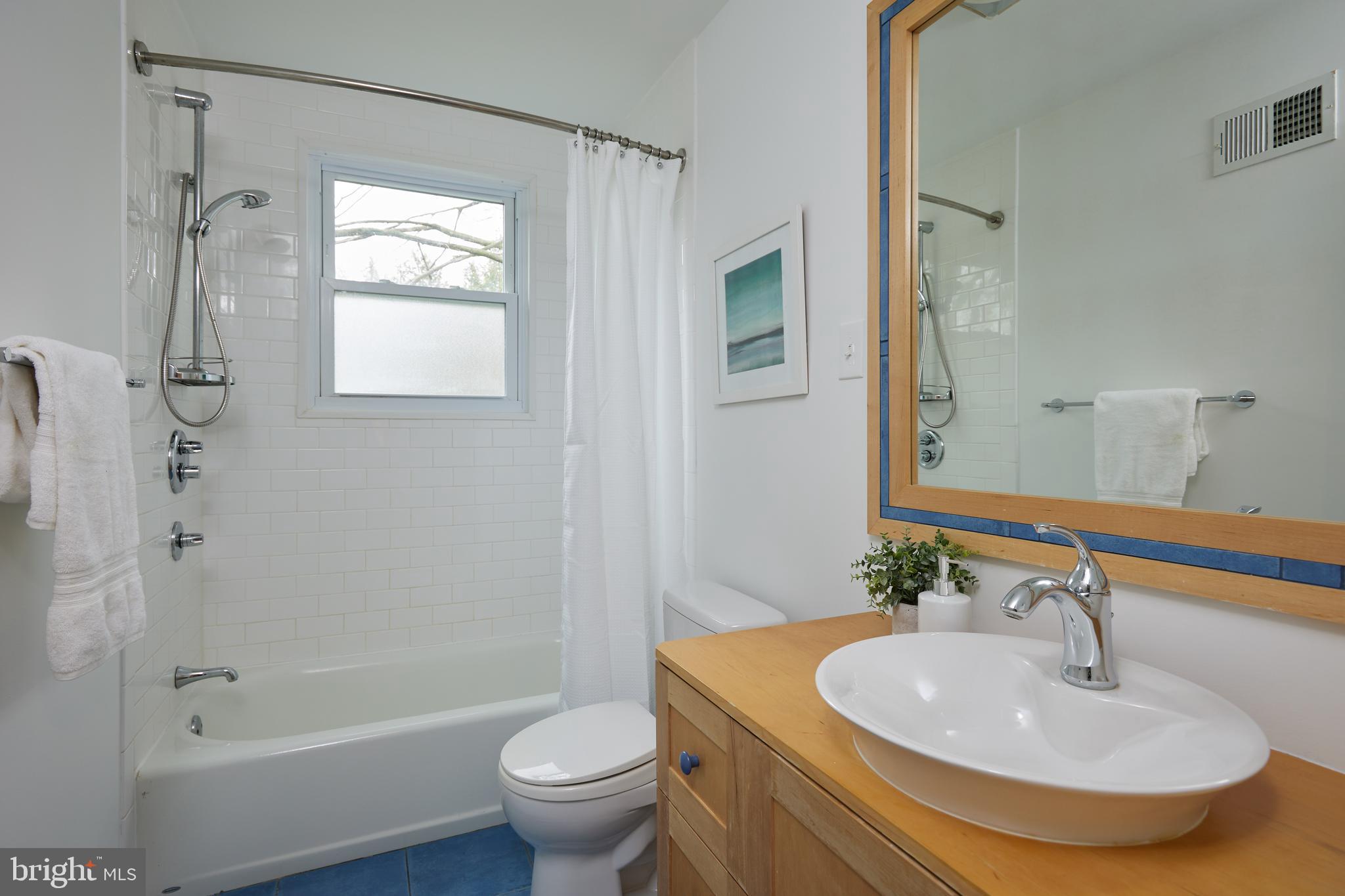 TULIP HILL - Residential