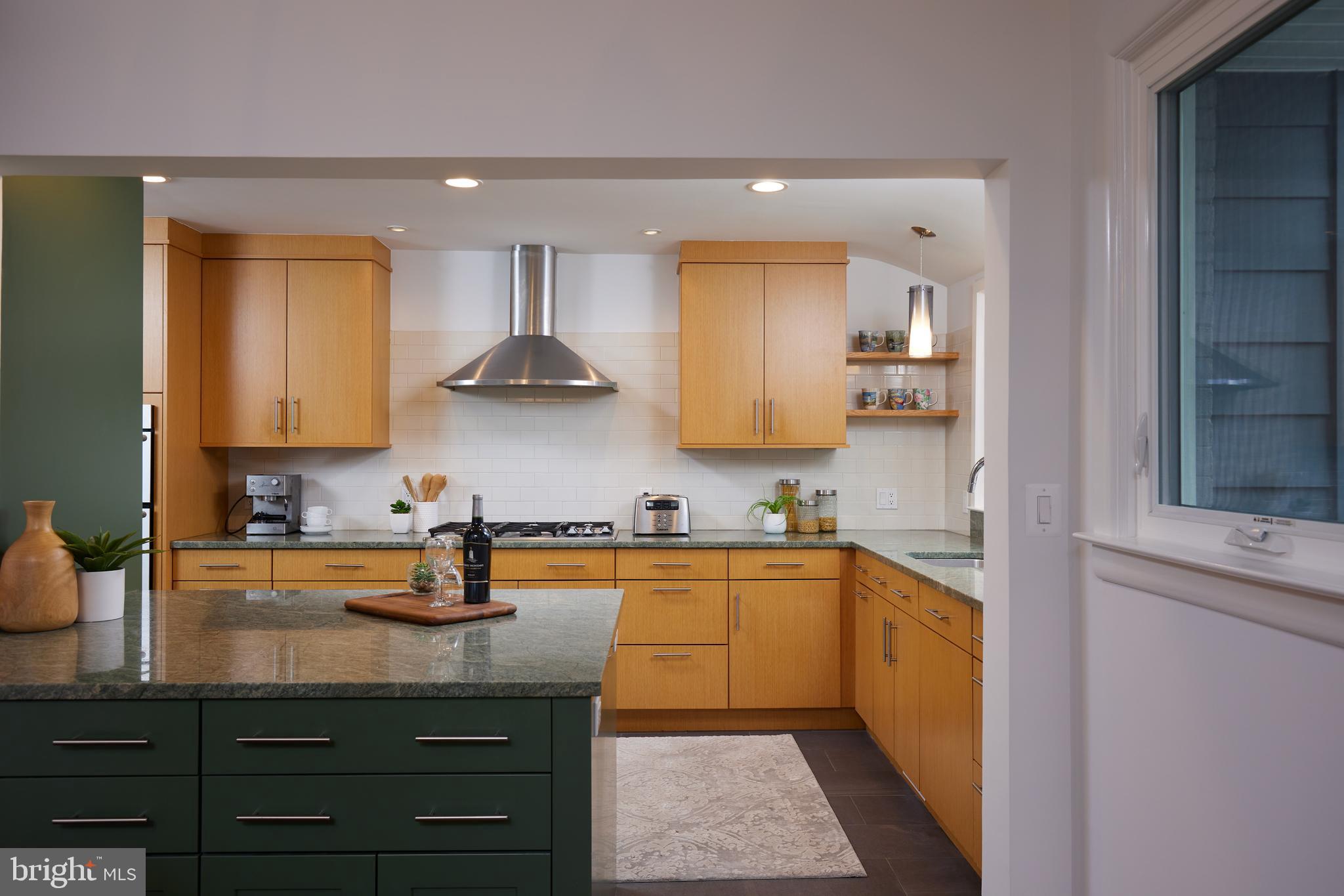 TULIP HILL - Residential