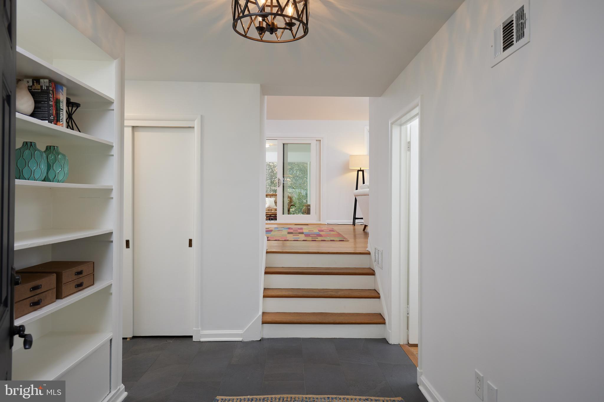 TULIP HILL - Residential