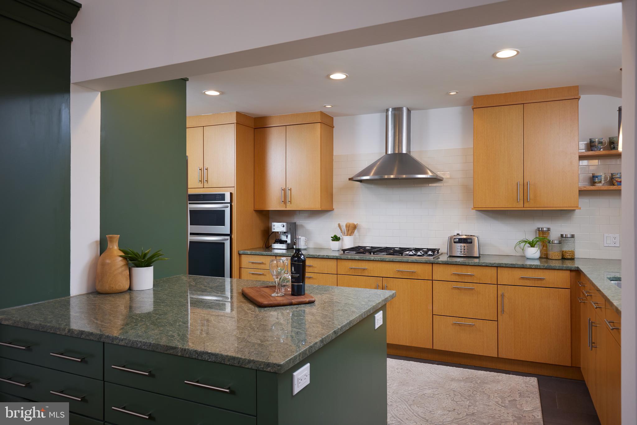 TULIP HILL - Residential