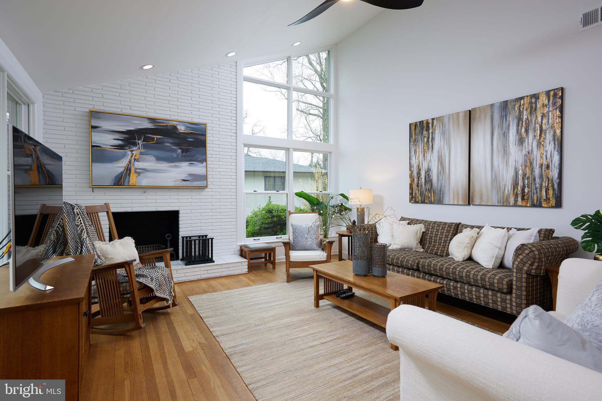 TULIP HILL - Residential