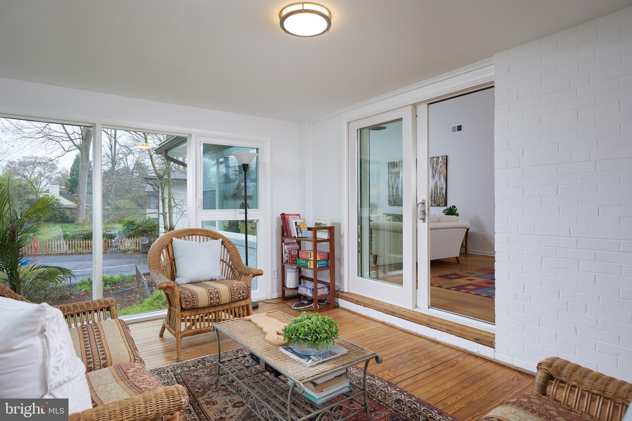 TULIP HILL - Residential