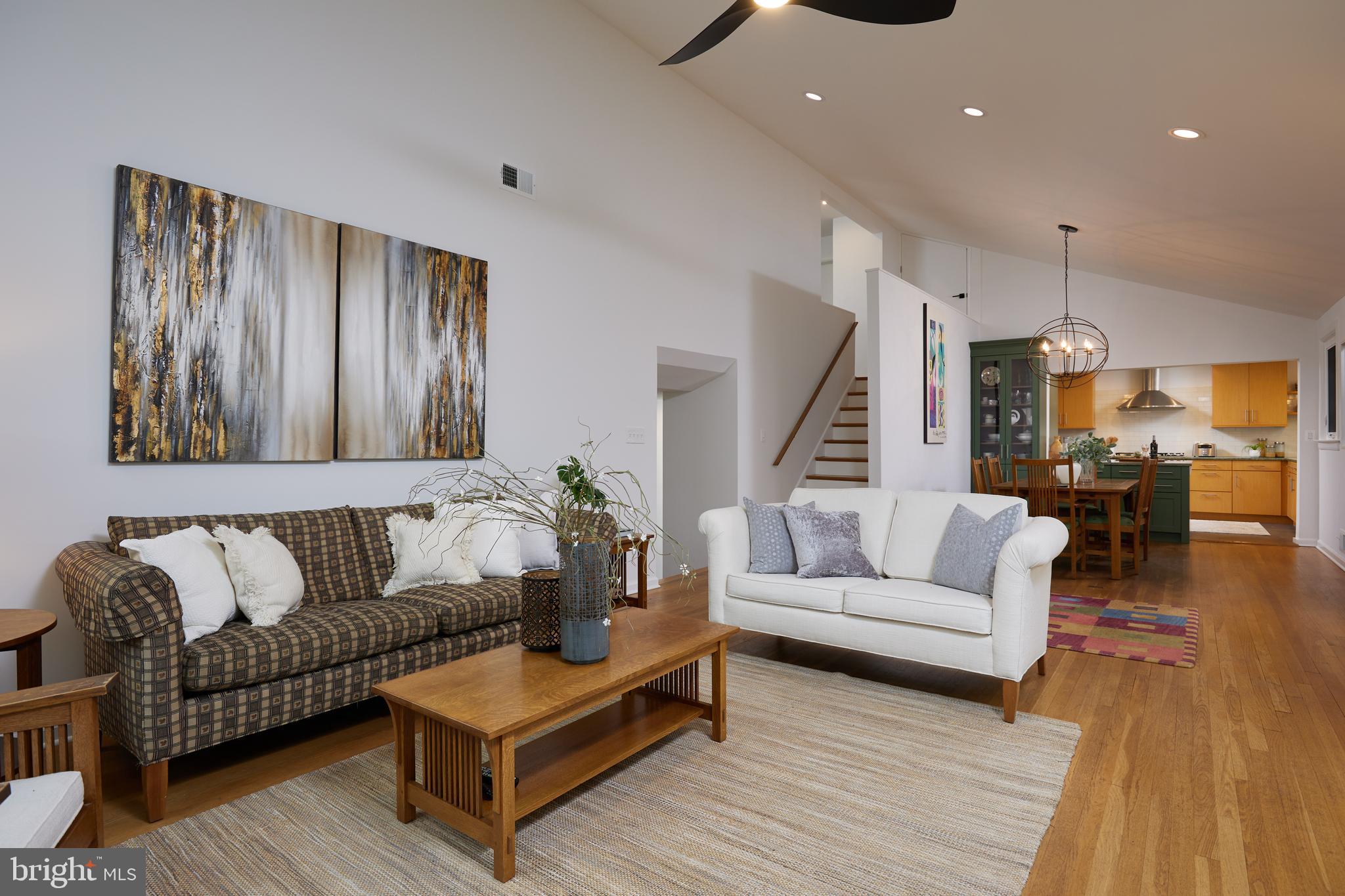 TULIP HILL - Residential