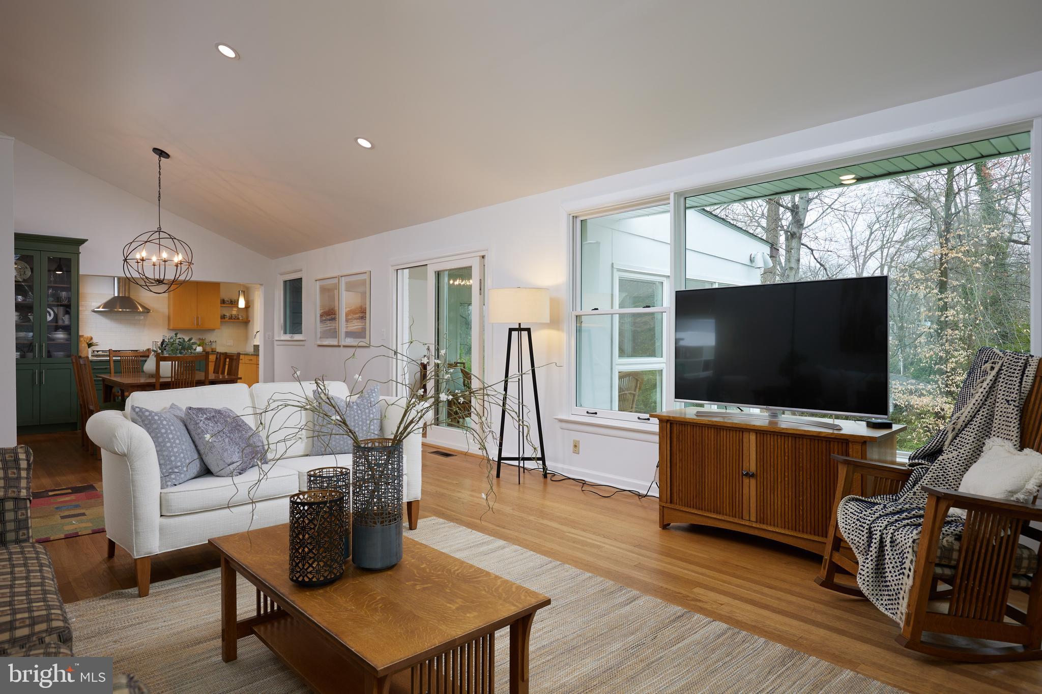 TULIP HILL - Residential