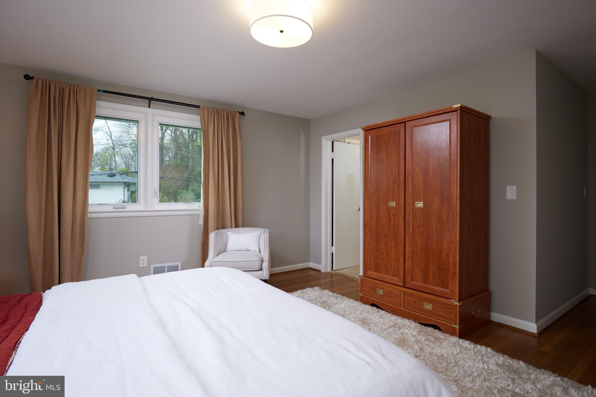 TULIP HILL - Residential