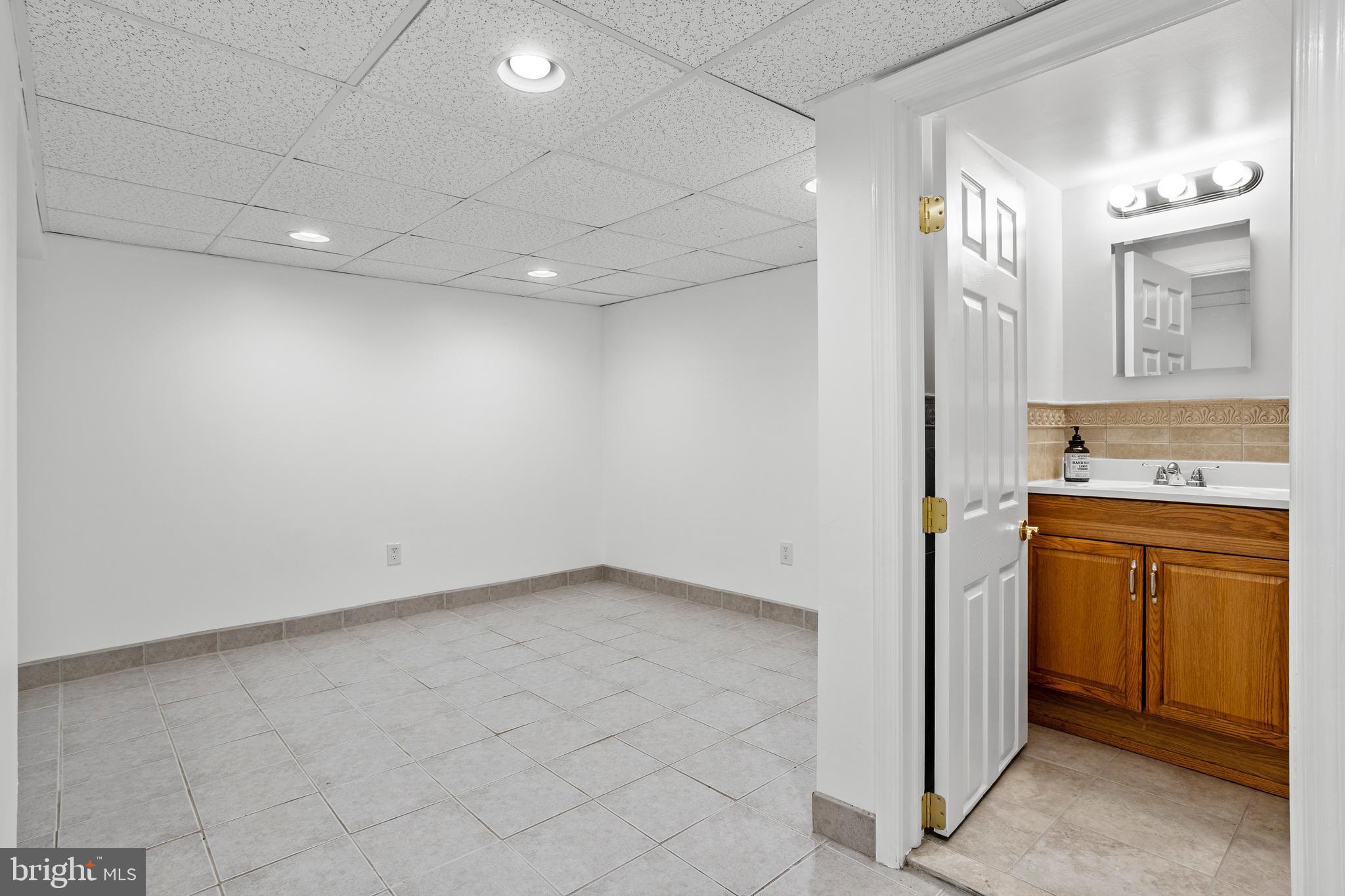 RIDLEY FARMS - Residential