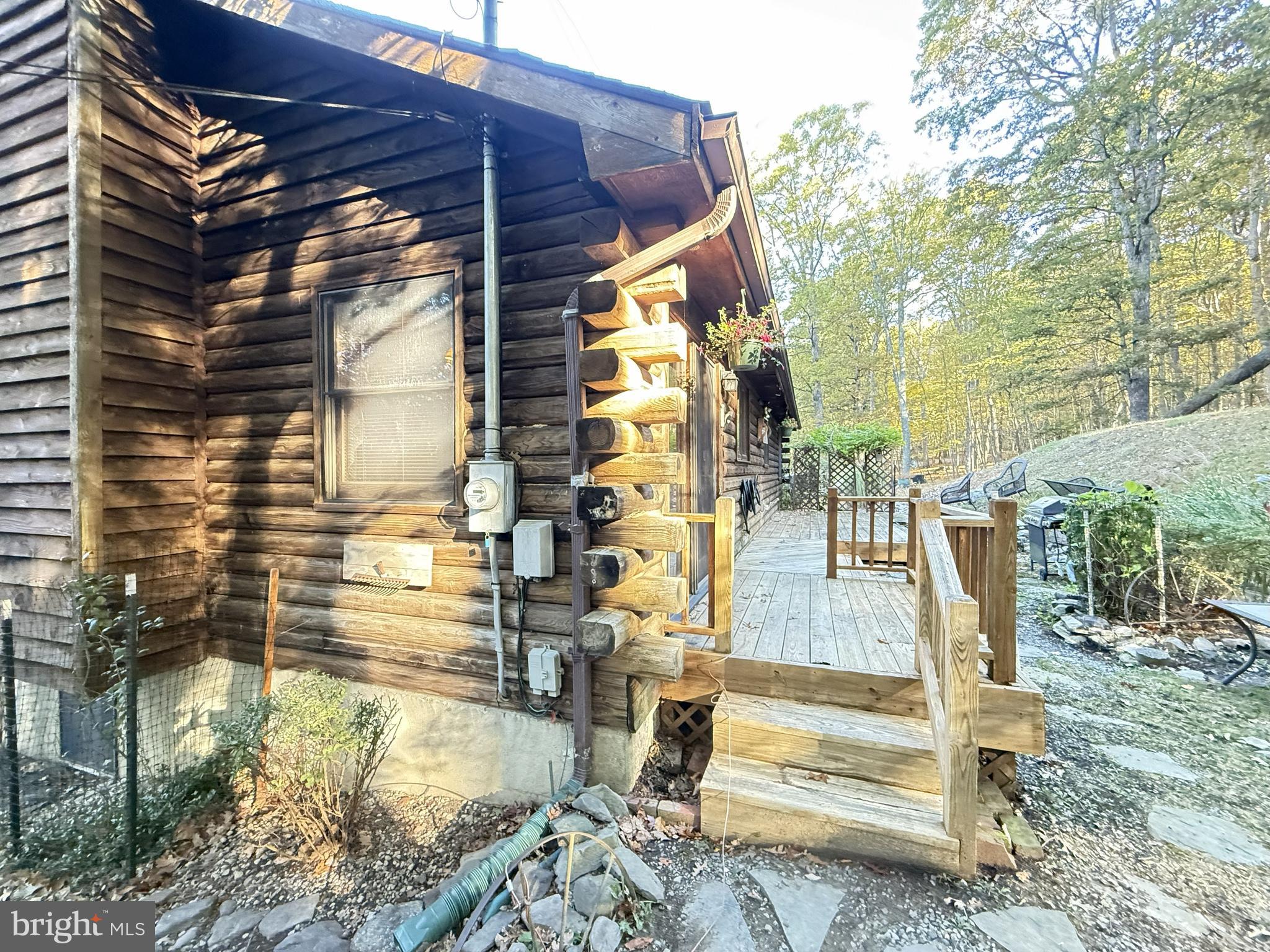 2119 MEADOWLARK CIRCLE