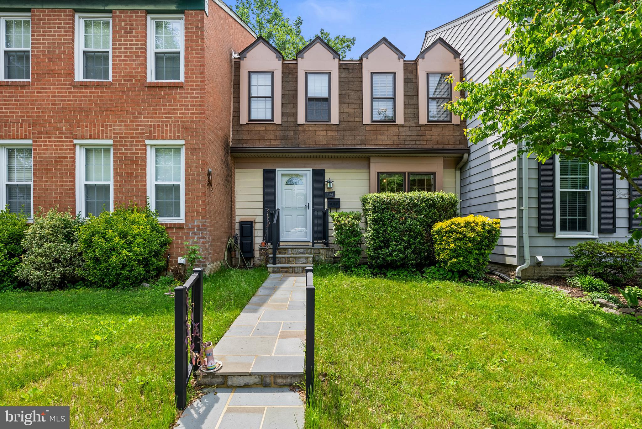 2114 LANG DRIVE