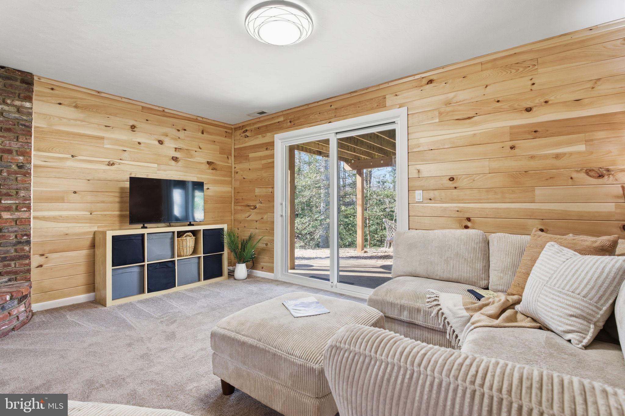 SUNRISE BEACH - Residential