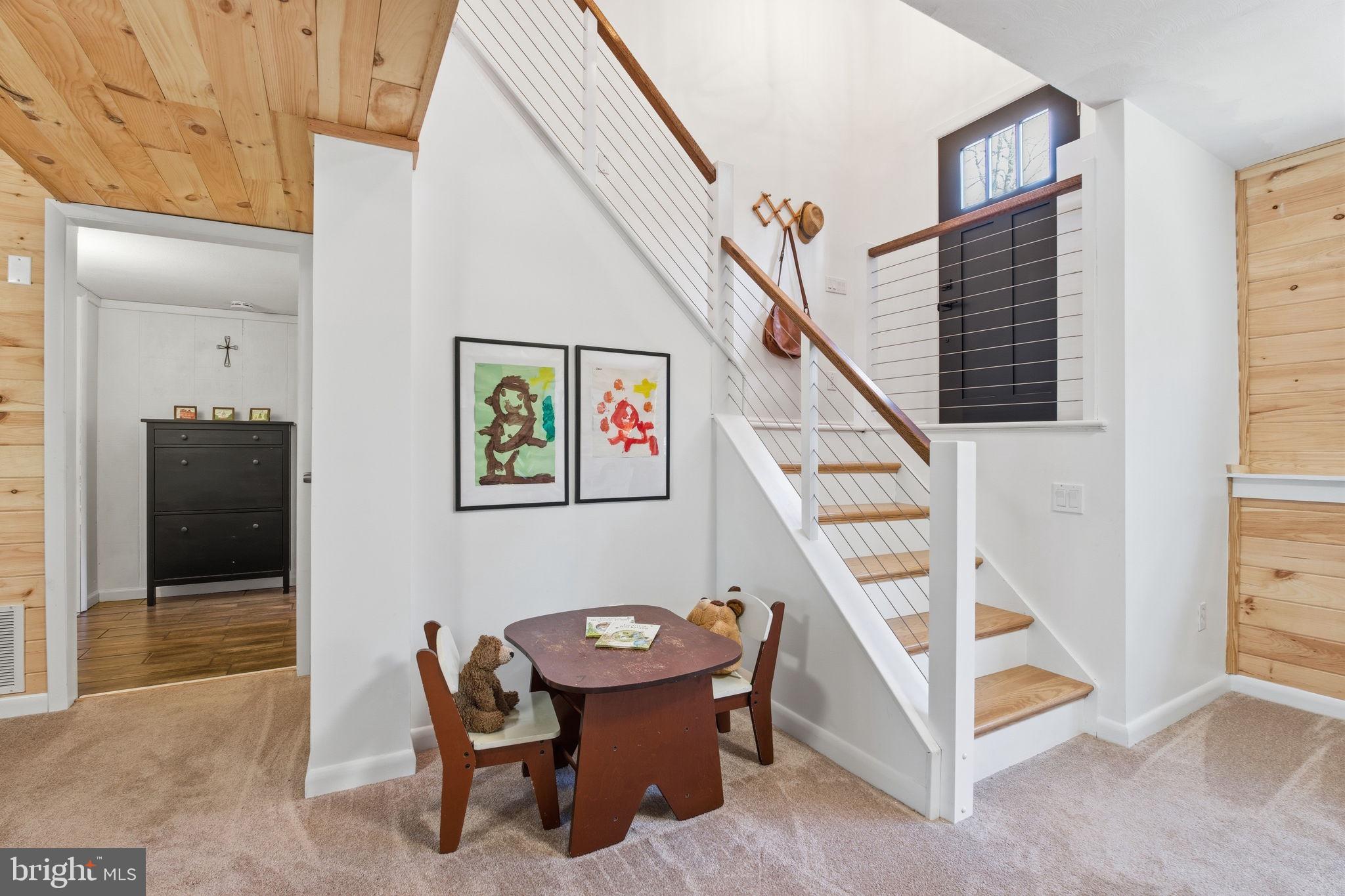 SUNRISE BEACH - Residential