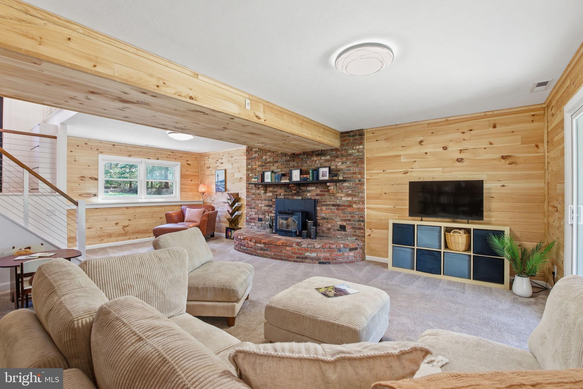 SUNRISE BEACH - Residential