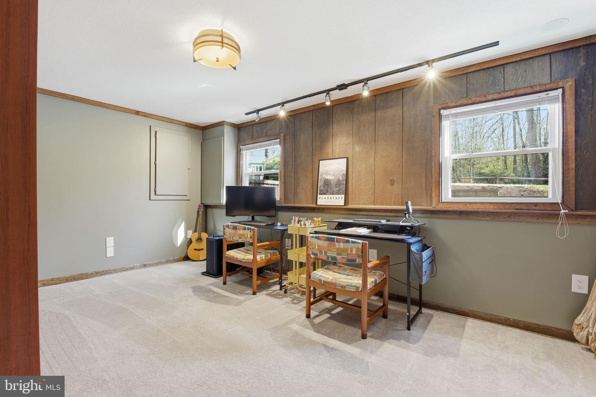 SUNRISE BEACH - Residential