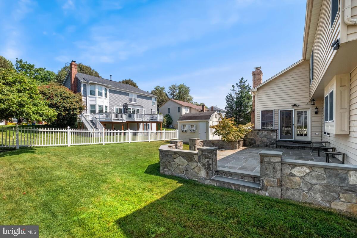 NORTH SHERWOOD FOREST - Residential