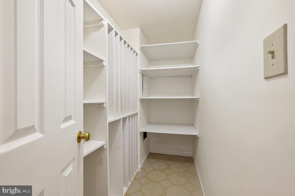 NORTH SHERWOOD FOREST - Residential