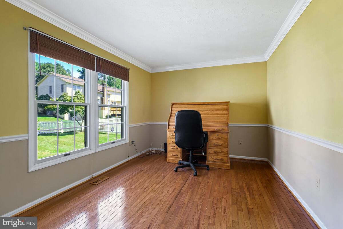 NORTH SHERWOOD FOREST - Residential