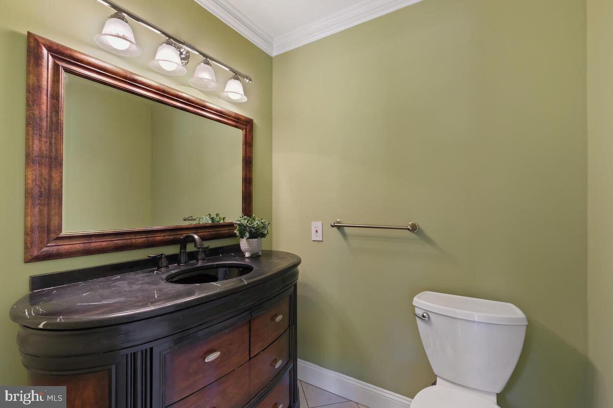 NORTH SHERWOOD FOREST - Residential