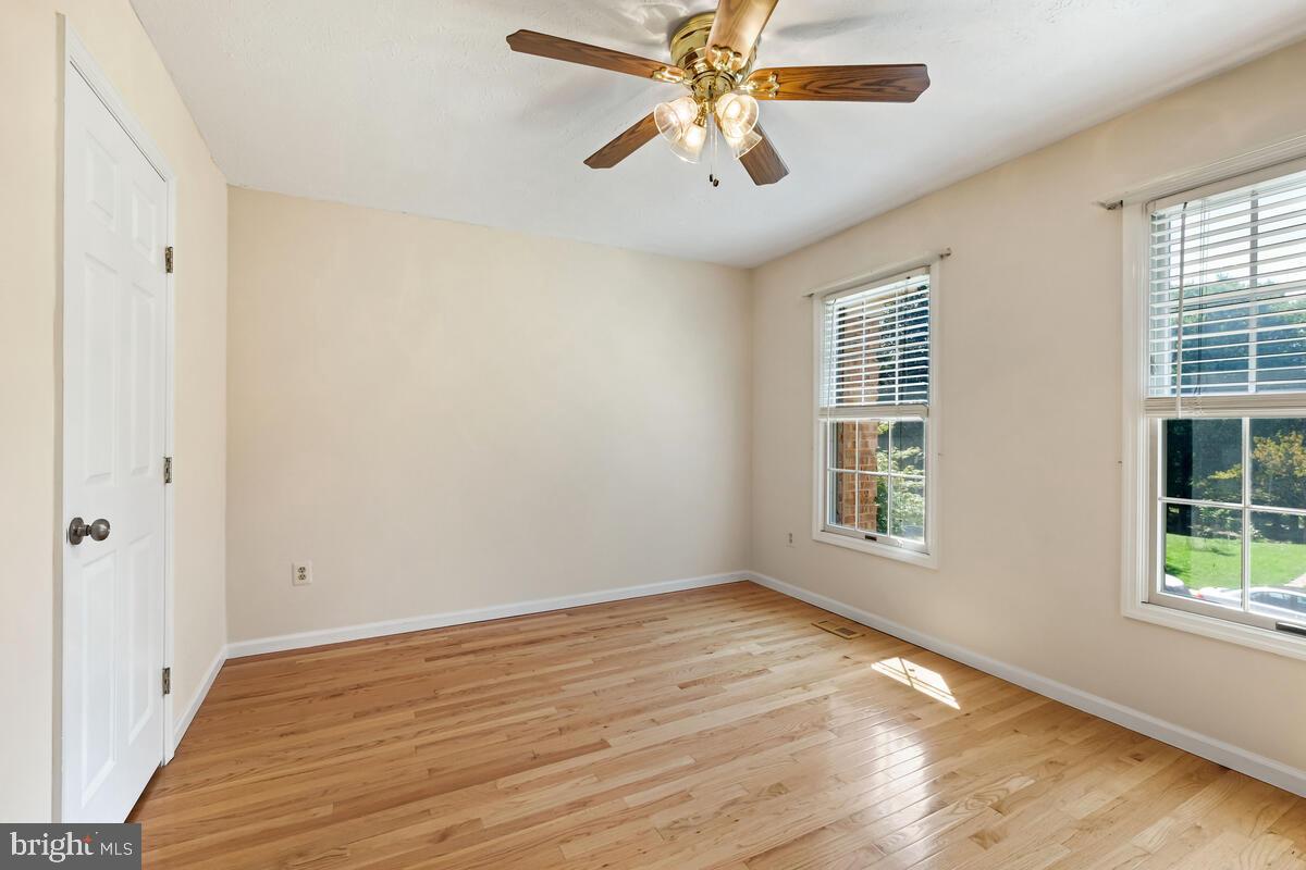 NORTH SHERWOOD FOREST - Residential