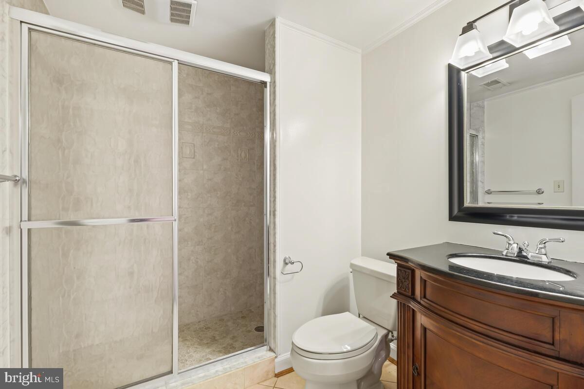 NORTH SHERWOOD FOREST - Residential