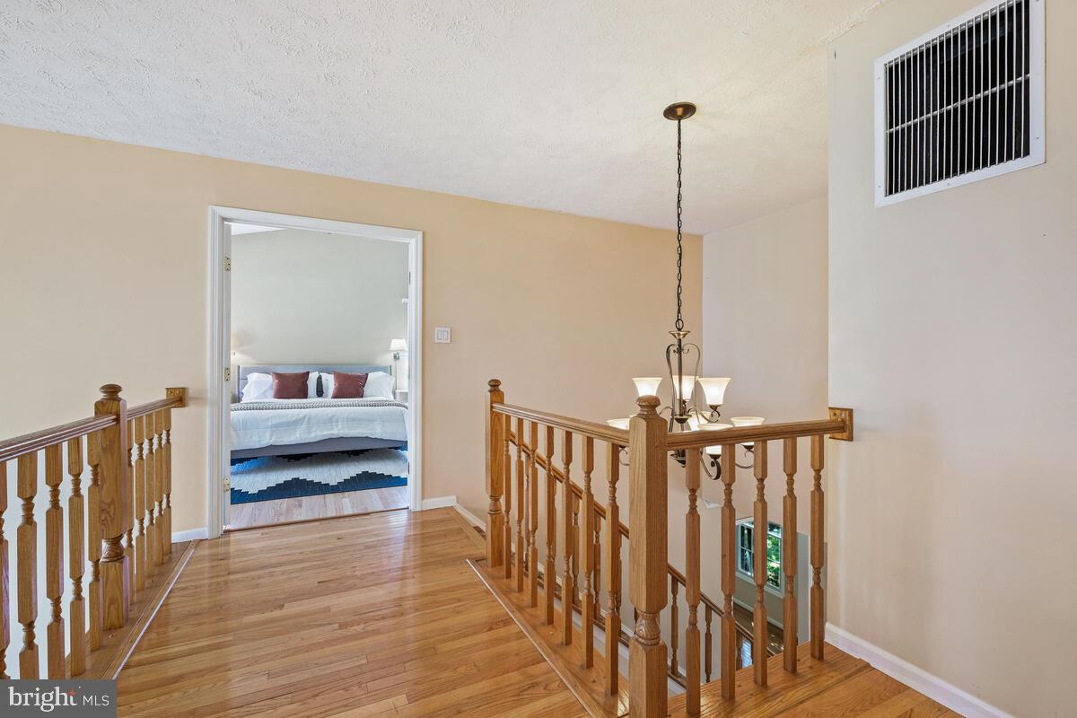 NORTH SHERWOOD FOREST - Residential