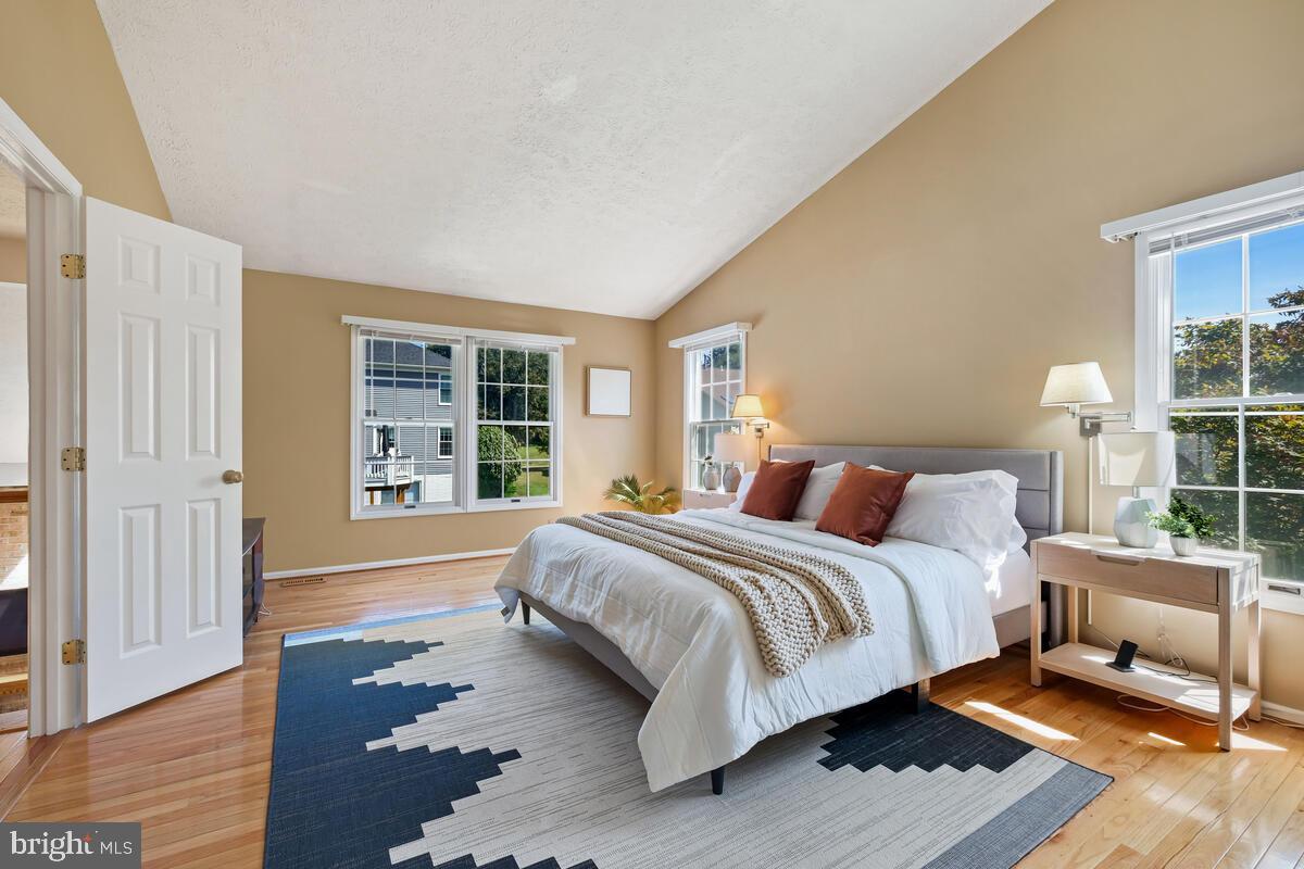 NORTH SHERWOOD FOREST - Residential