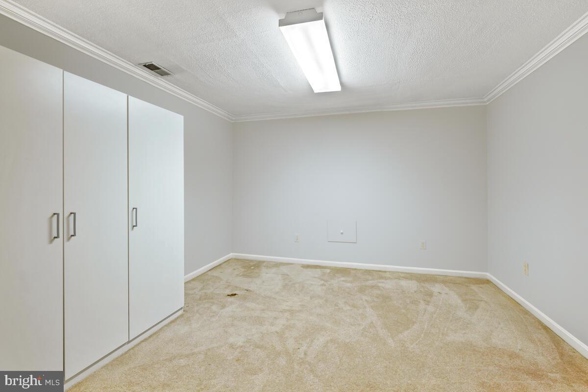 NORTH SHERWOOD FOREST - Residential