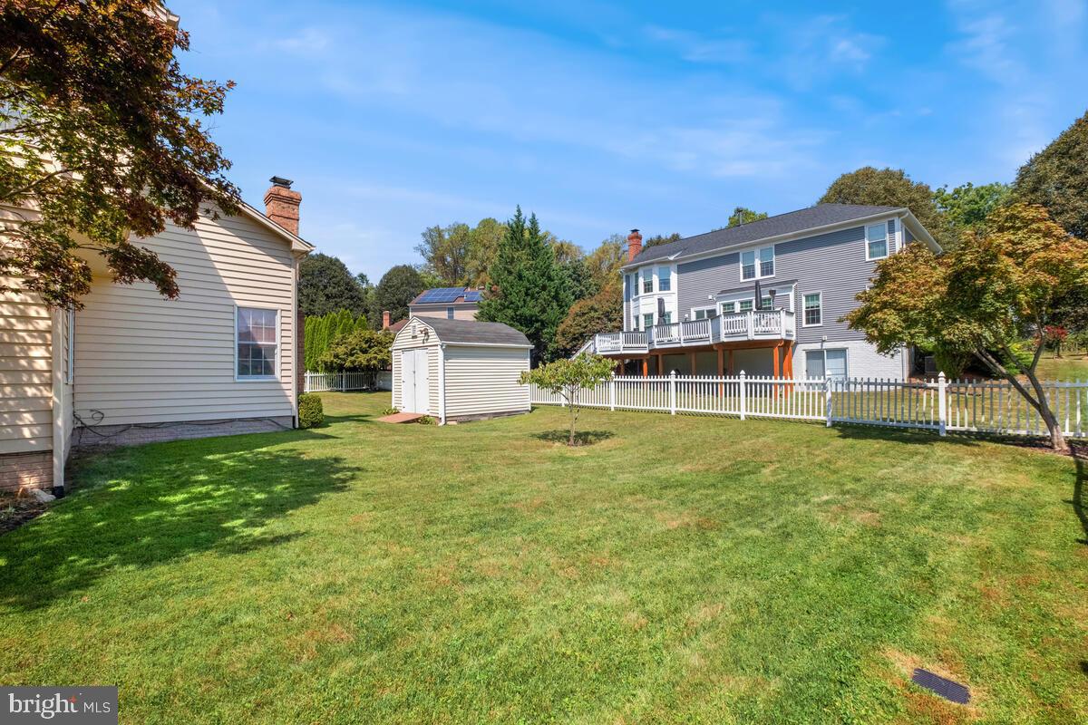 NORTH SHERWOOD FOREST - Residential