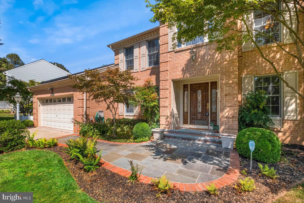 NORTH SHERWOOD FOREST - Residential