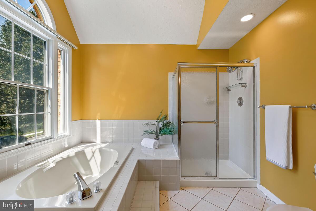 NORTH SHERWOOD FOREST - Residential