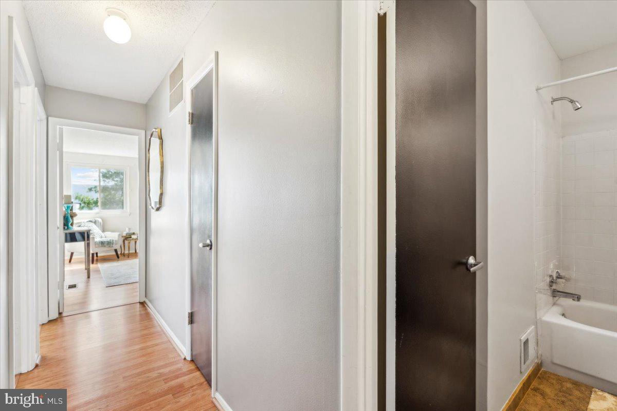 COUNTRYSIDE - Residential