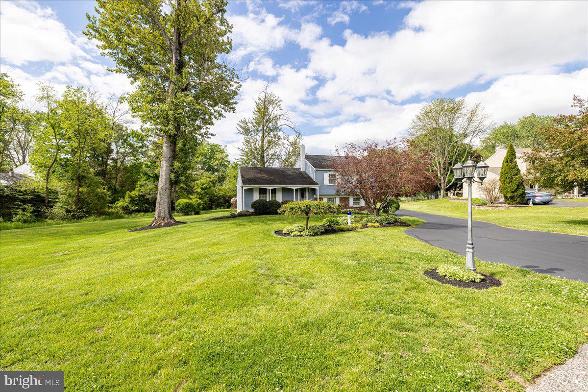 5 CLOVER LANE