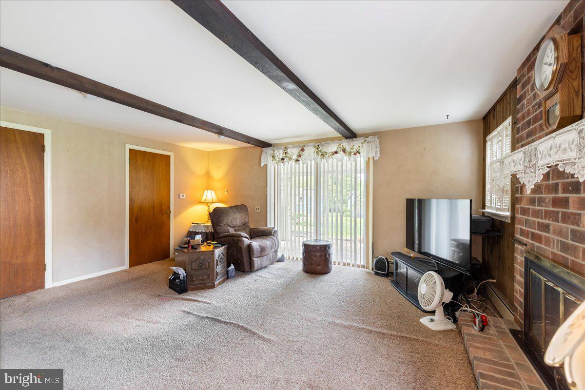 TOWER HILL MDWS - Residential