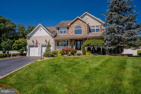 Homes For Sale - 4 Dorene Court<br/> MONROE TOWNSHIP, NJ 08831