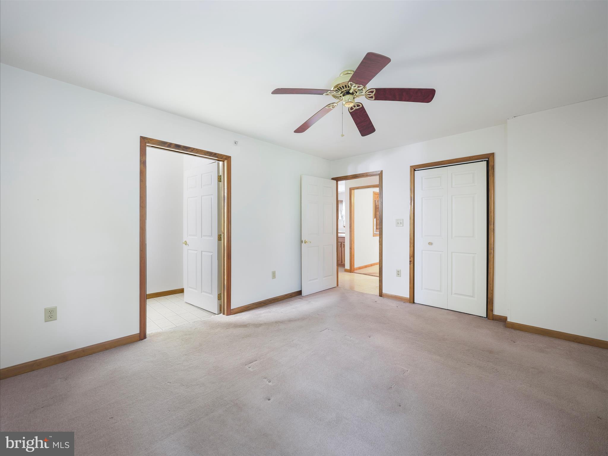 MOUNTAIN SHADOWS - Residential