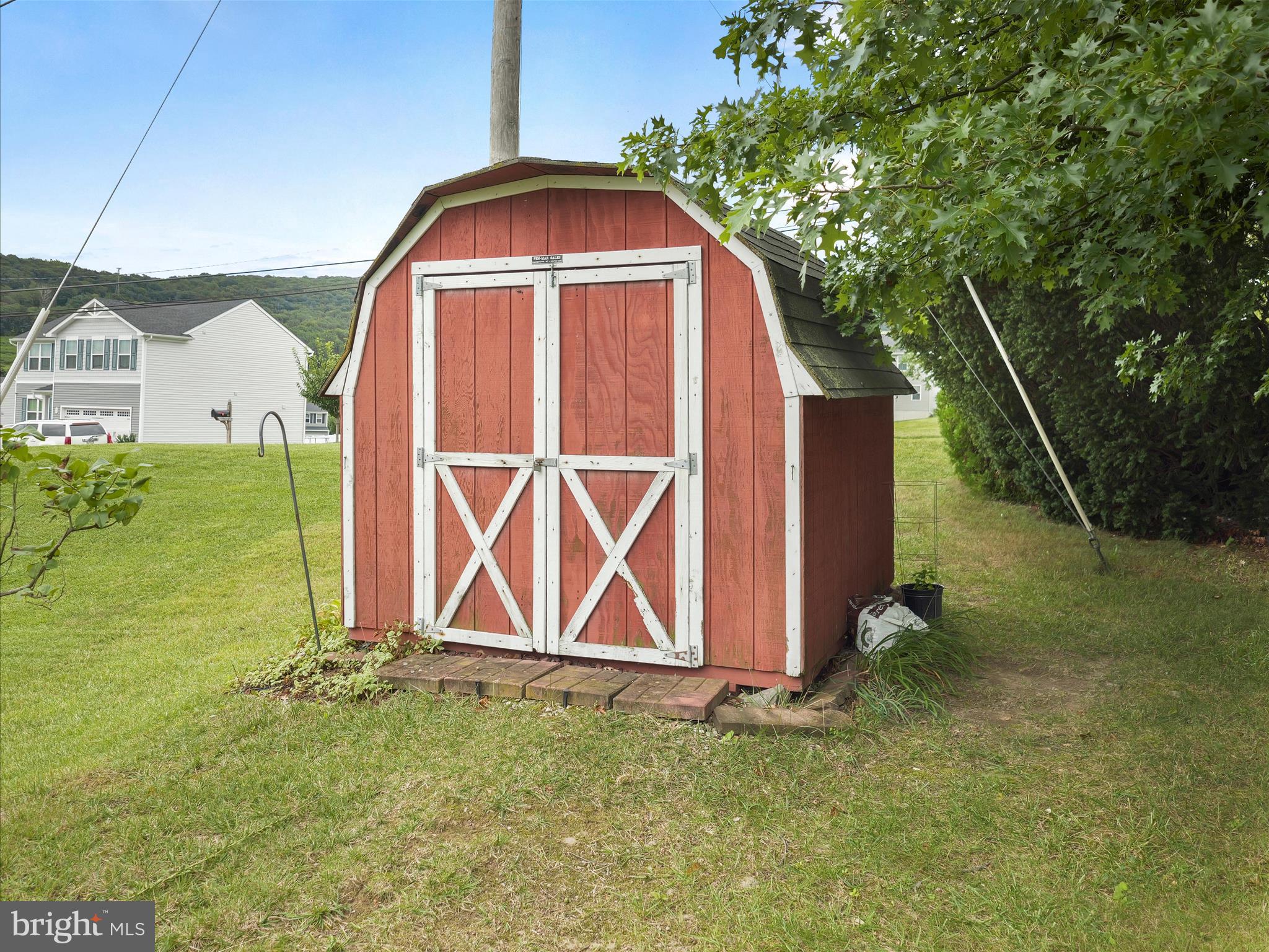 MOUNTAIN SHADOWS - Residential