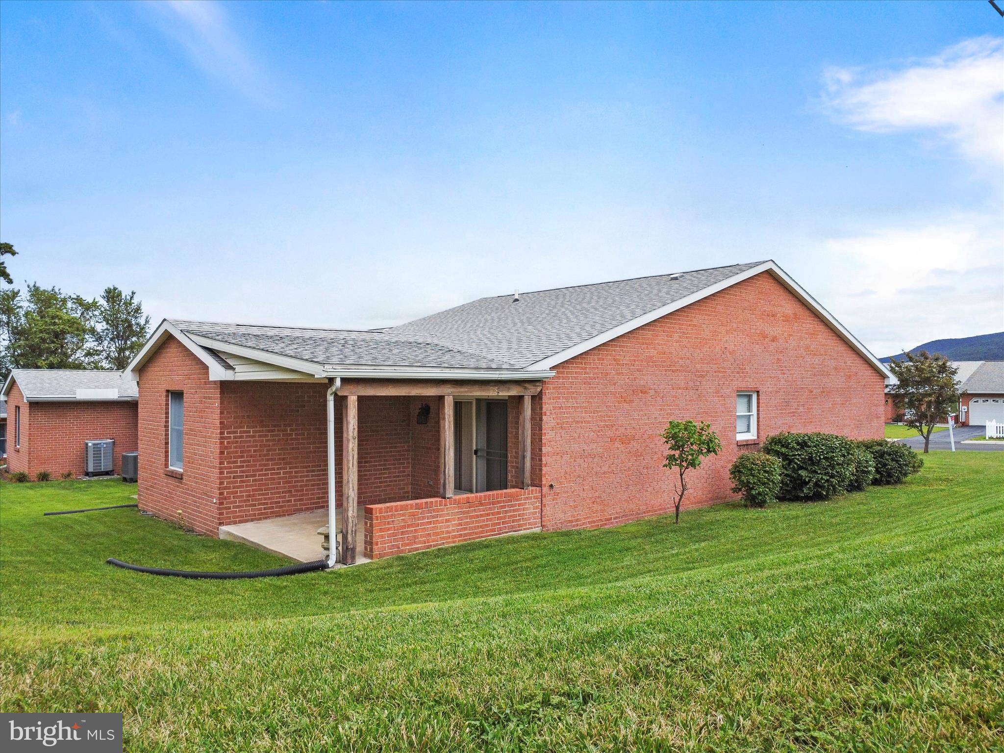 MOUNTAIN SHADOWS - Residential