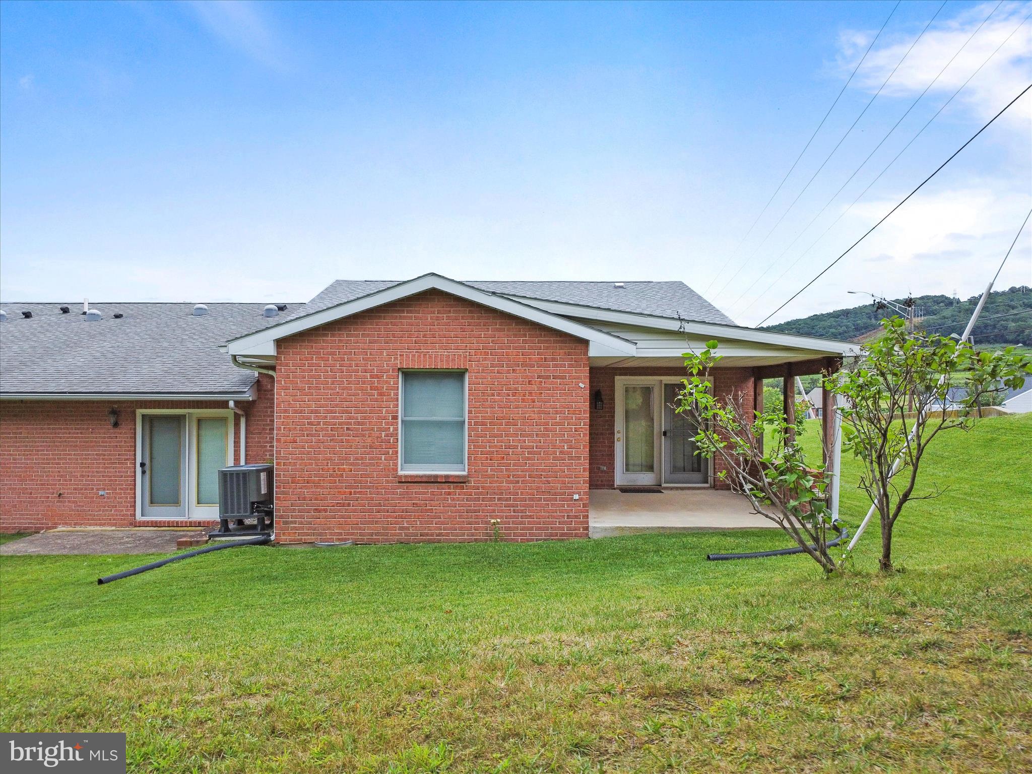 MOUNTAIN SHADOWS - Residential