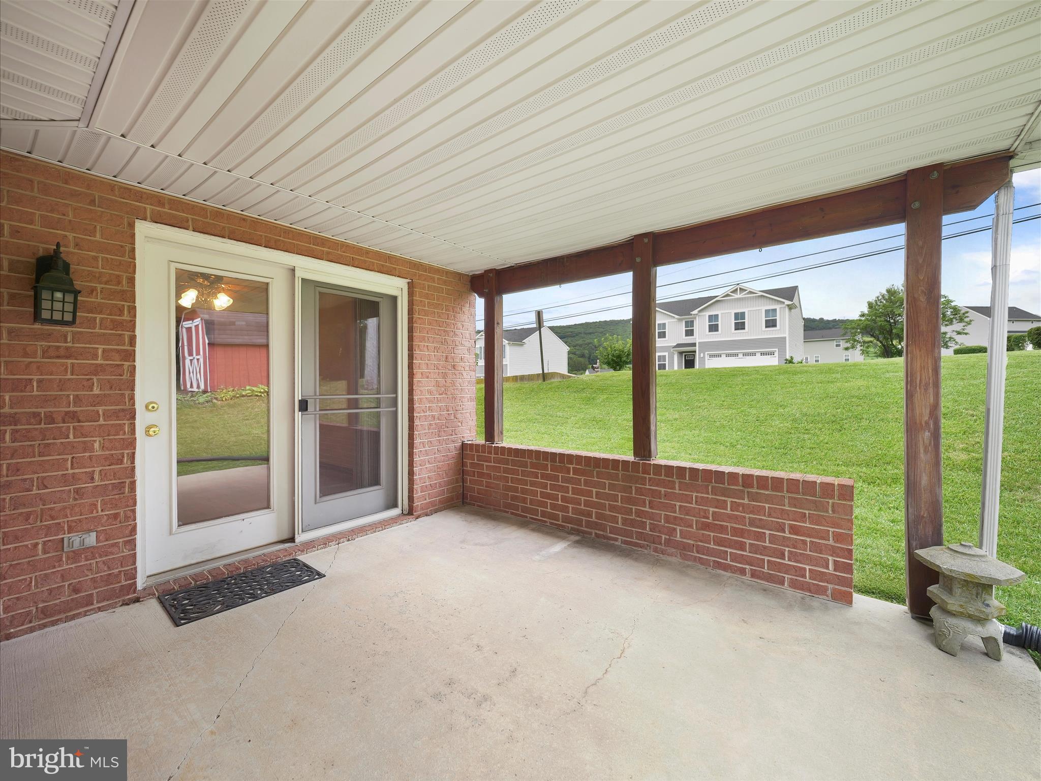 MOUNTAIN SHADOWS - Residential