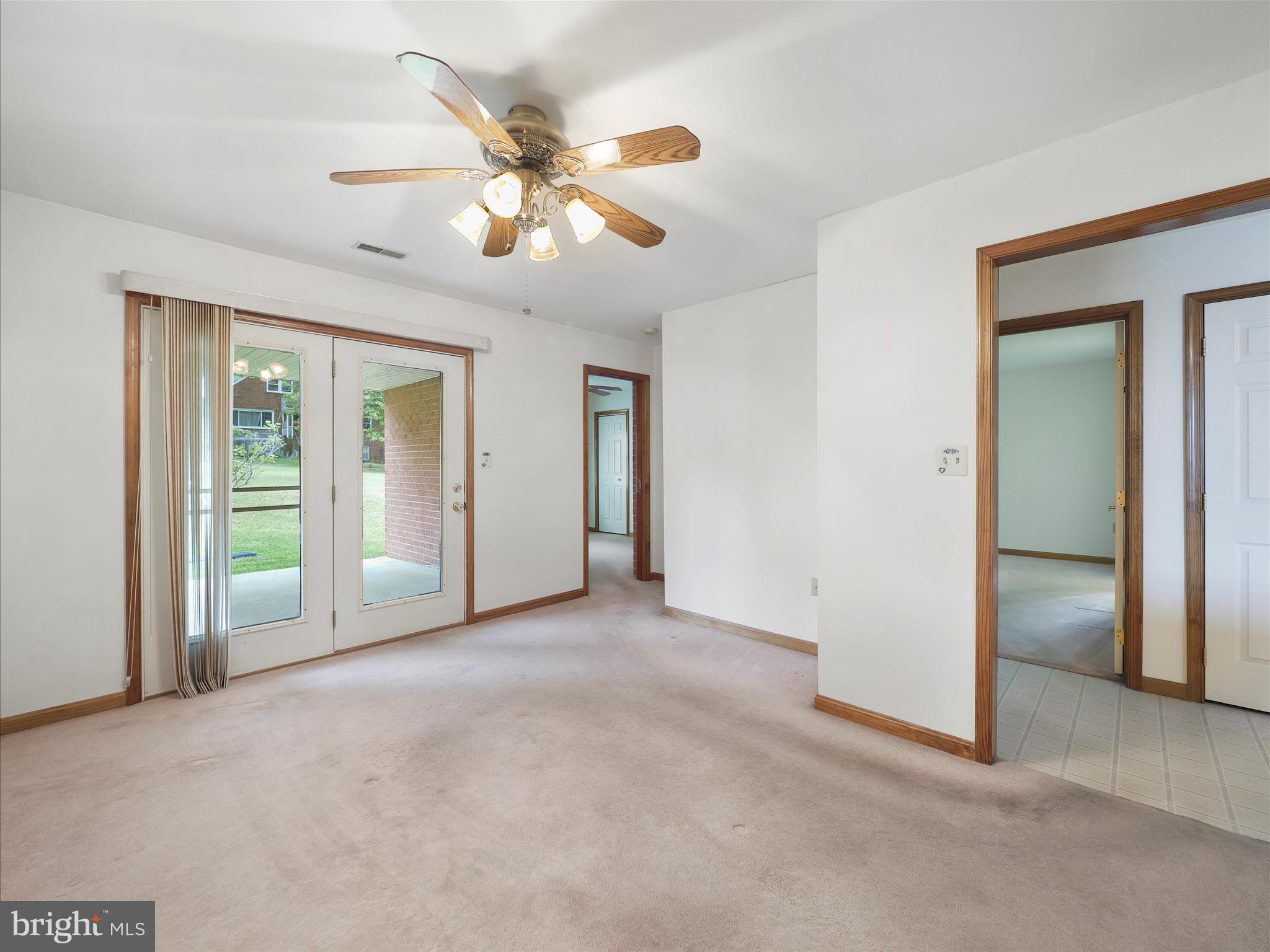 MOUNTAIN SHADOWS - Residential