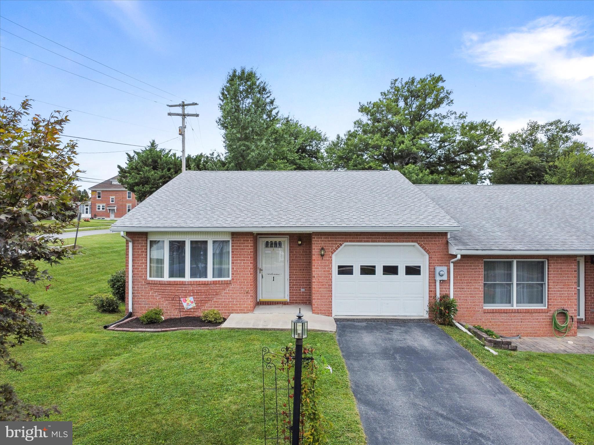 MOUNTAIN SHADOWS - Residential